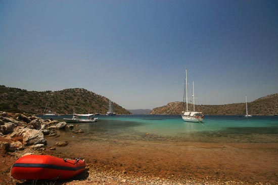 Esper at anchor in Dirsek. Just look at that water!