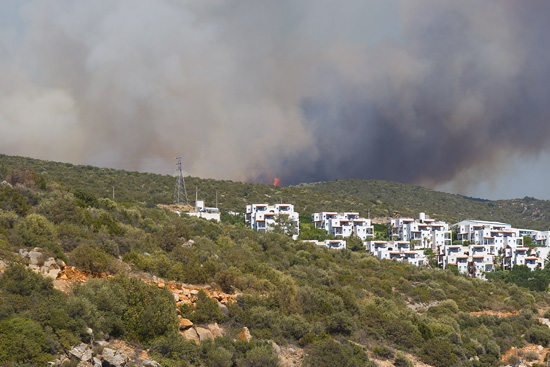 Might not look much but we estimated these flames to be approx. 50ft high!