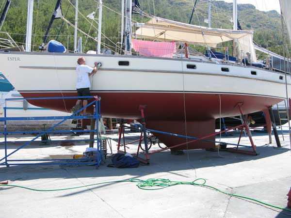 hull3 Anti-foul the hull, polish the top sides!